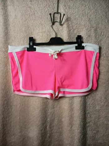 Short femme, sport. Marque Nath (A329)