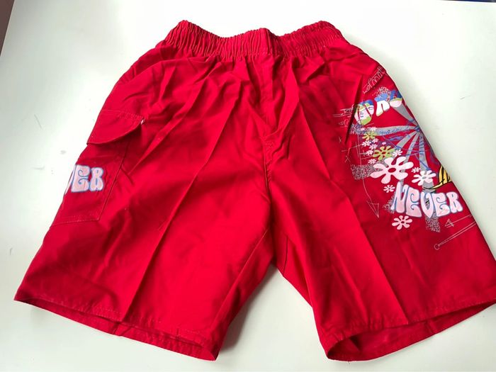 Short de bain rouge taille 12 ans survive sport