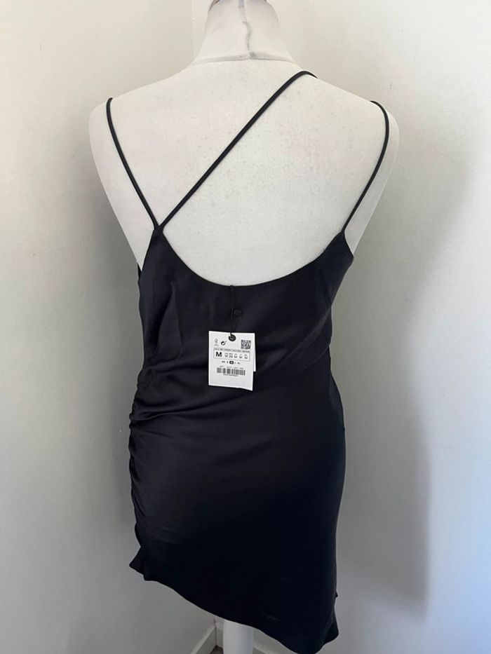 Robe à bretelles satinée Zara M neuve - photo numéro 5