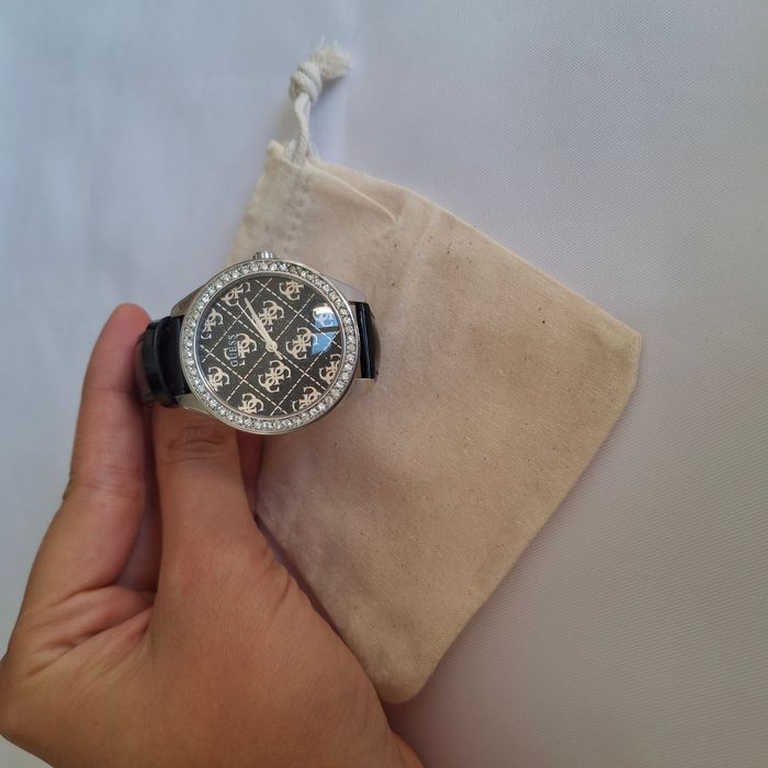 Montre femme en cuir vernis noir Guess - photo numéro 2