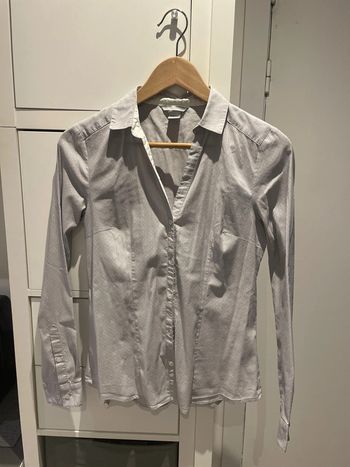 Chemisier gris cintrée à fin pois blanc