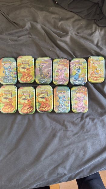Lot de 11 mini tins évolution prismatique EV8.5 FR Pokémon