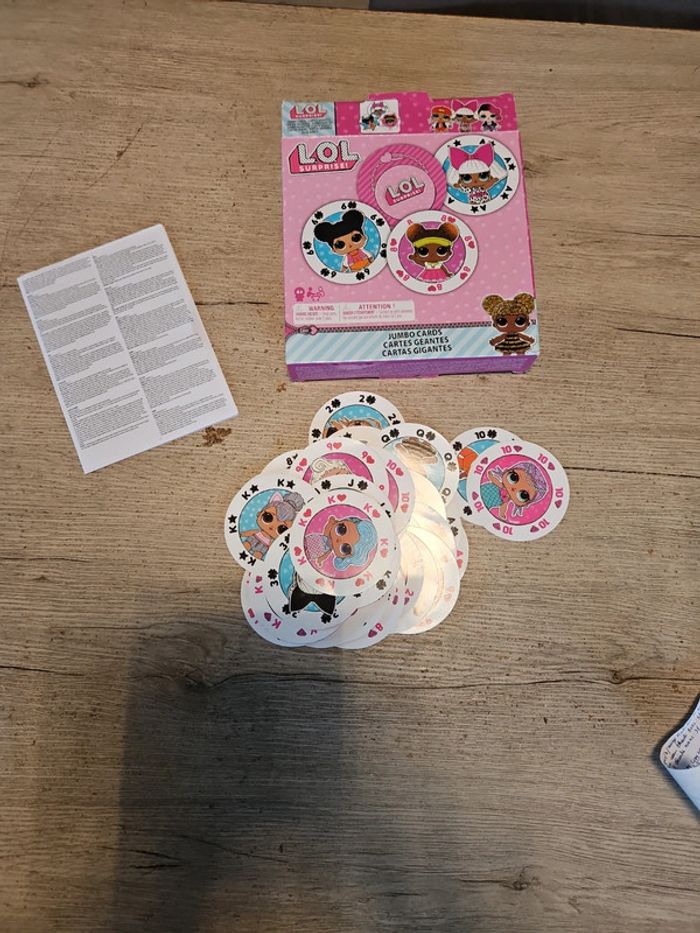 Jeu de 54 cartes geantes LOL Surpise, complet dans la boite