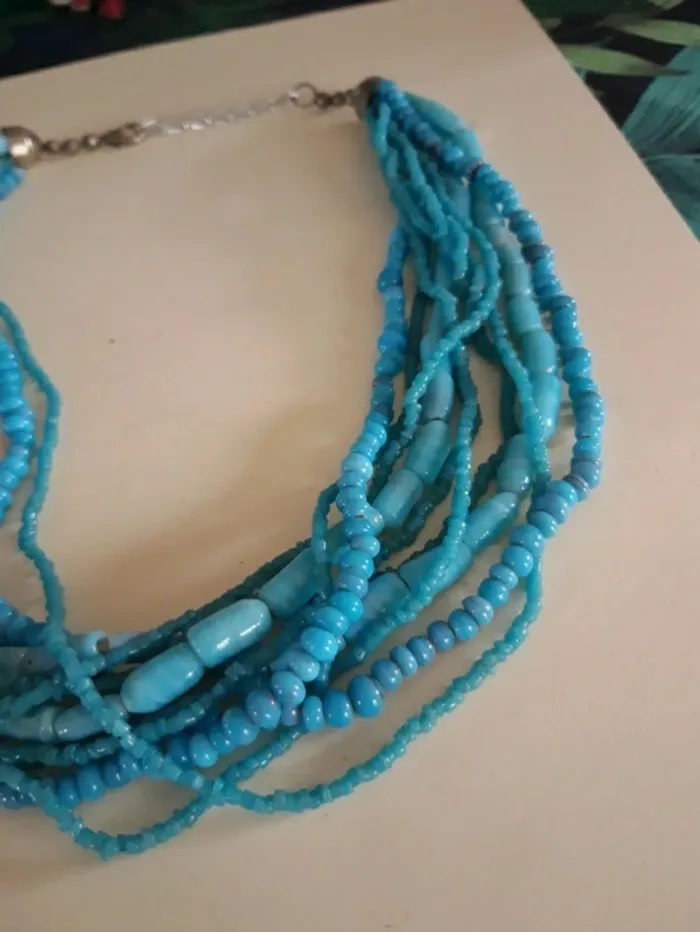 Collier multirangs perles turquoises - photo numéro 2