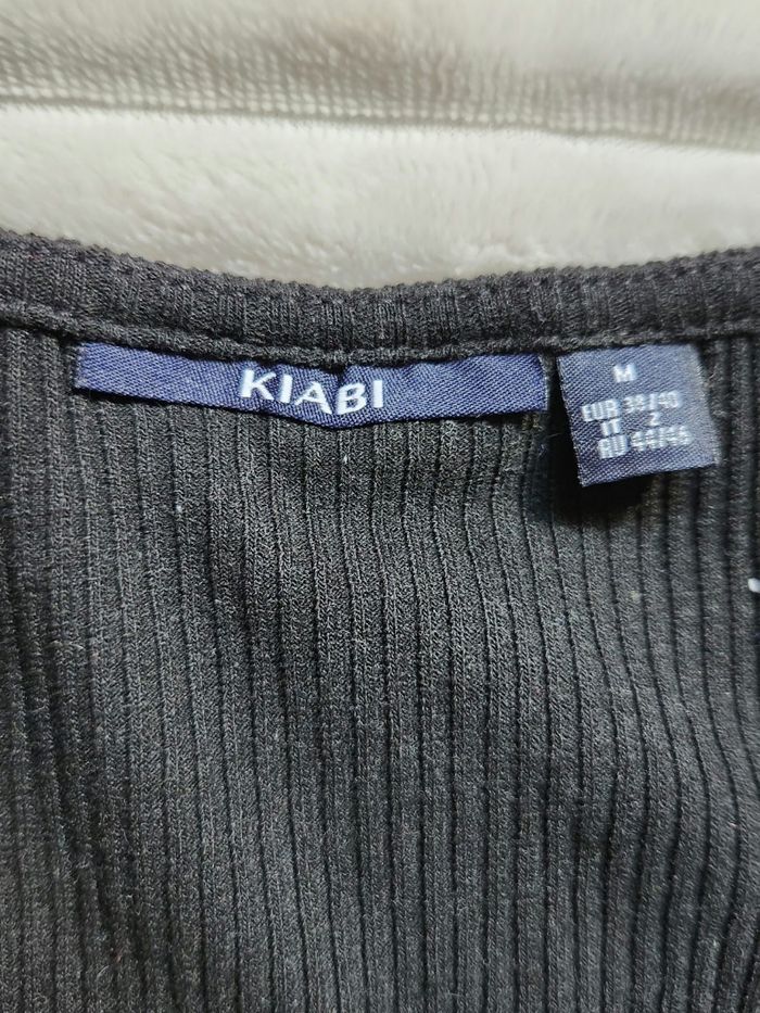 Body noir manches courtes – Décolleté cache-cœur – Taille M – Kiabi – Très bon état - photo numéro 2