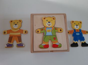 Jouet en bois ours à habillé 