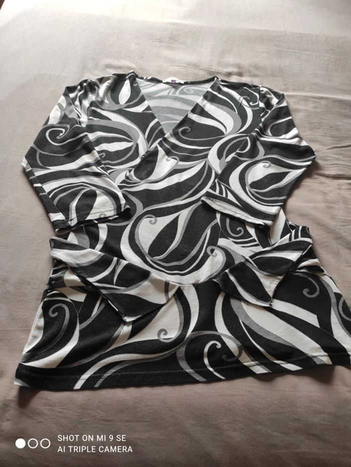 Tee shirt bréal taille 2 très bon état - photo numéro 3