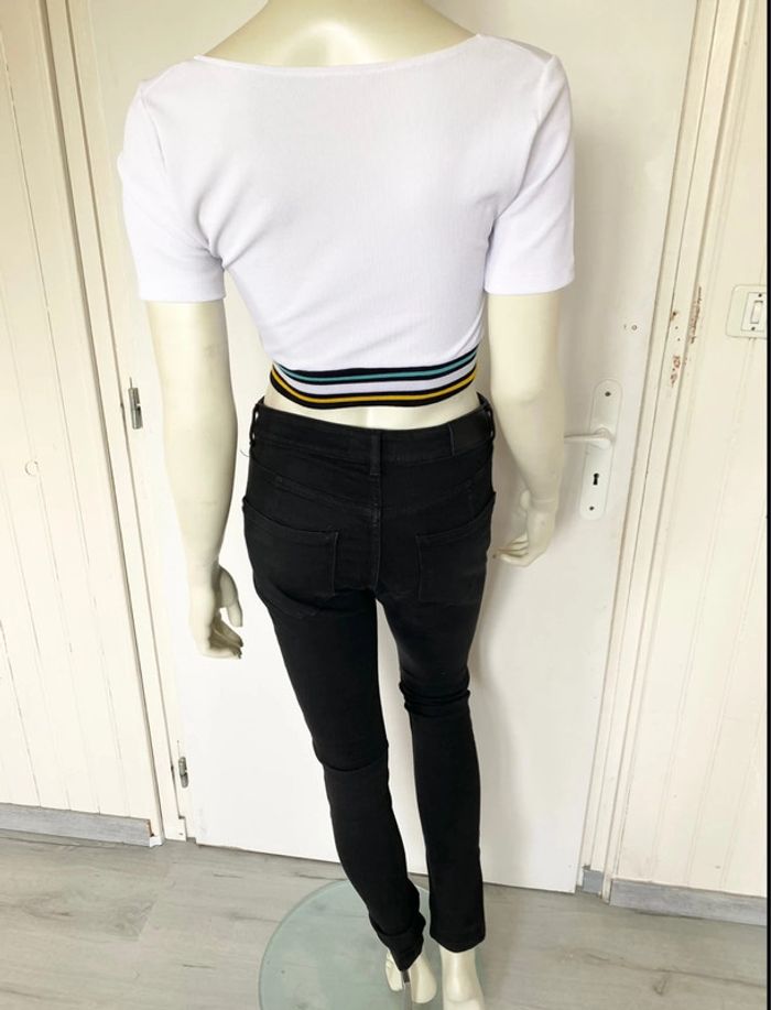 Crop top zippé – Zara – Blanc à bandes colorées – Taille 38/M – Excellent état - photo numéro 3