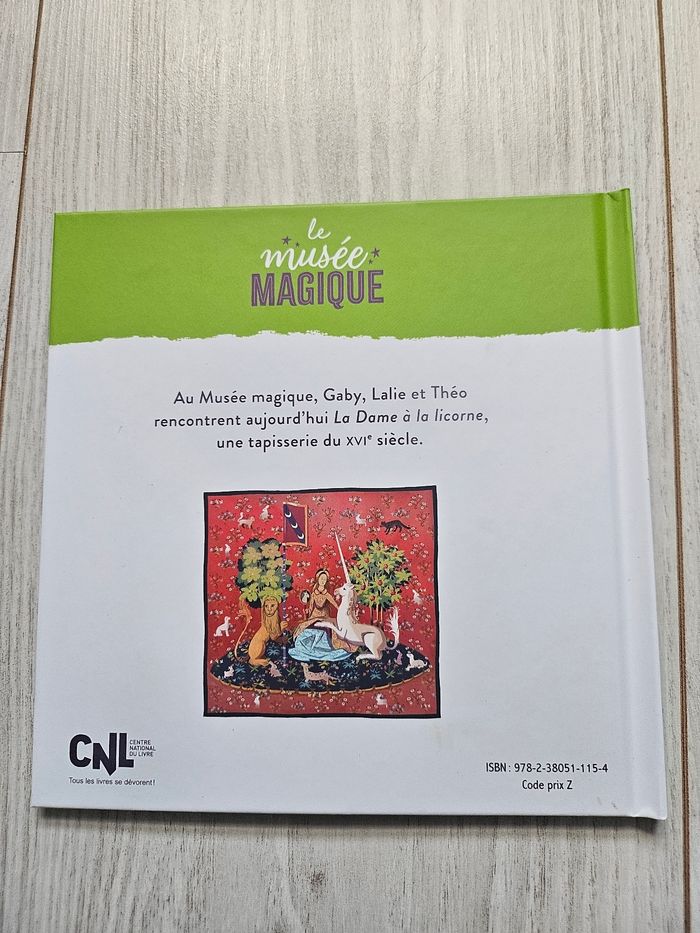 Livre hachette la danse à la licorne #neuf - photo numéro 2