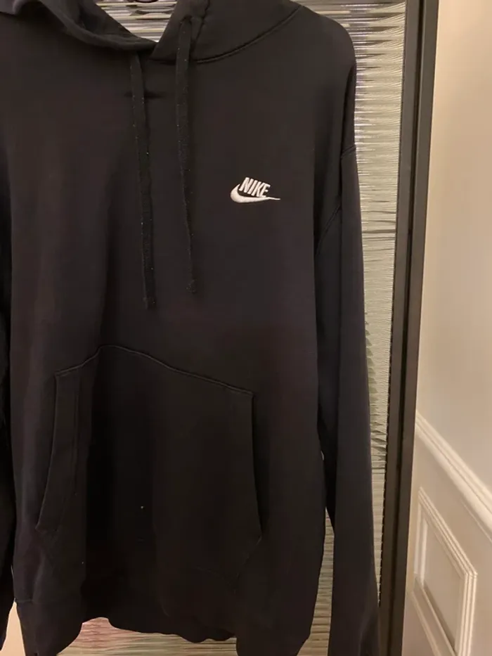 Sweat noir à capuche Nike taille S - photo numéro 4