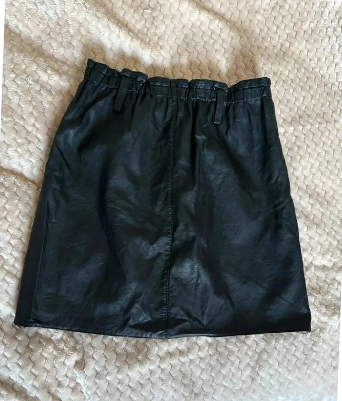 Jupe en similicuir cuir noire S