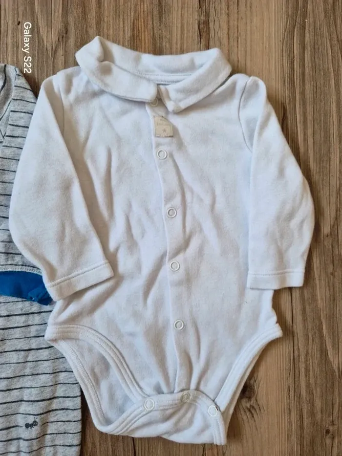 Lot vêtements 1 mois - photo numéro 3