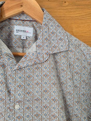 Devred
Taille S
Couple slim
Pinces dans le dos
Etat neuf sans étiquette
Achetée 44,99€