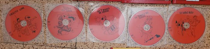 Lot articles Tintin - 5 DVD, 4 livres sur BD, 2 mini livres et un plumier - photo numéro 3