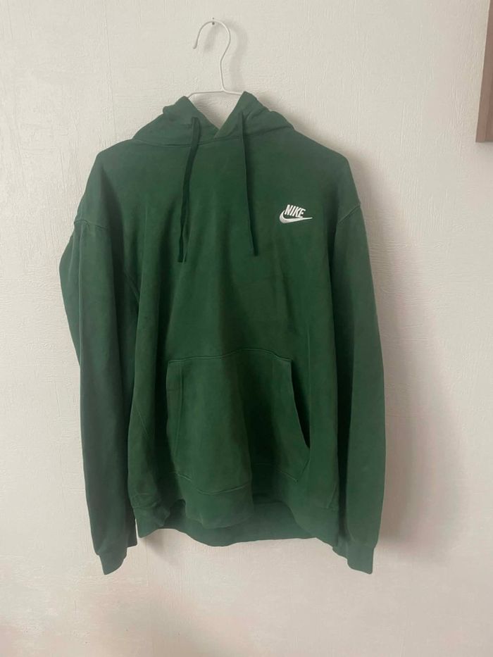 Sweat à capuche Nike Sportswear Vert Sapin - Taille L - Très bon état - photo numéro 1