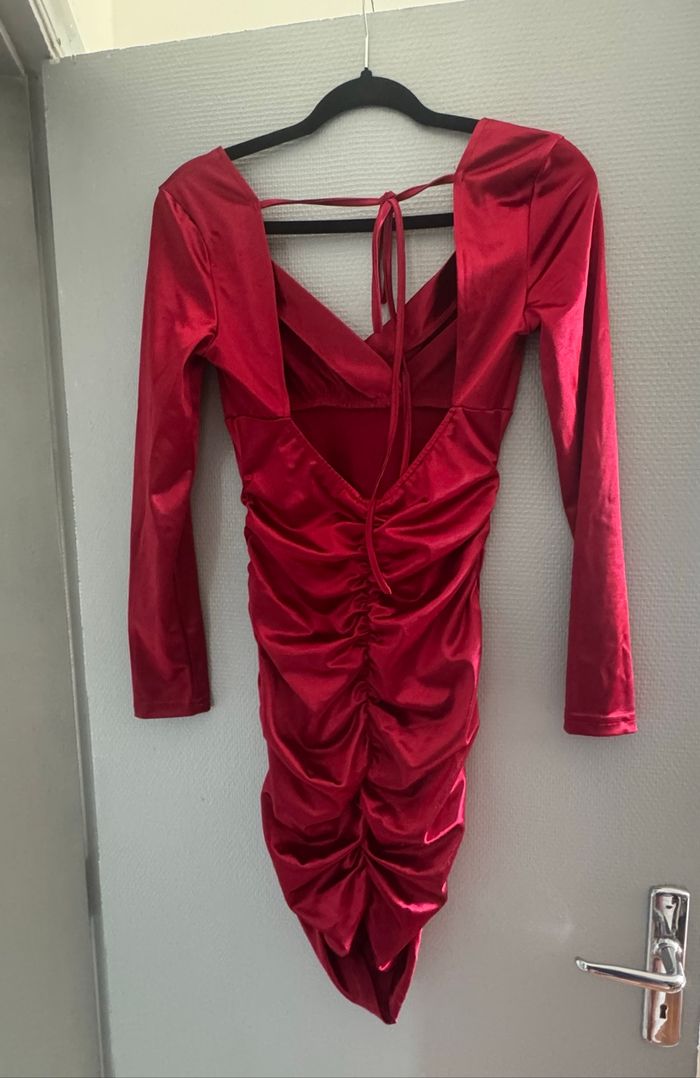 Robe rouge - photo numéro 2