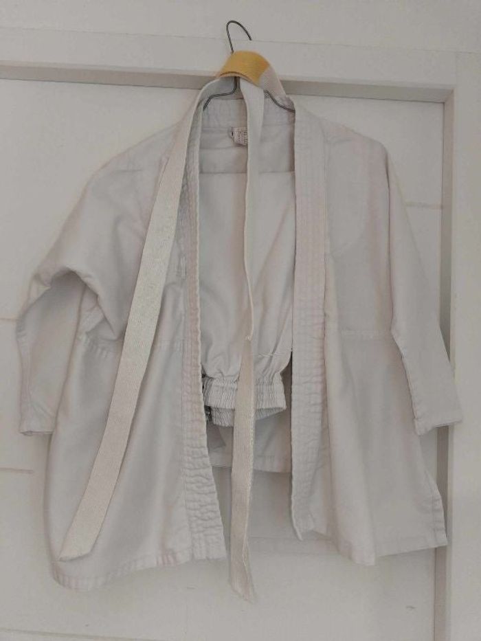 Kimono 130 Décathlon + 2 ceintures