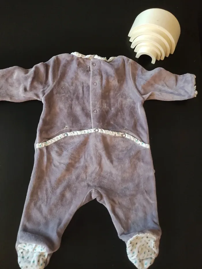 Pyjama 1 mois - photo numéro 7