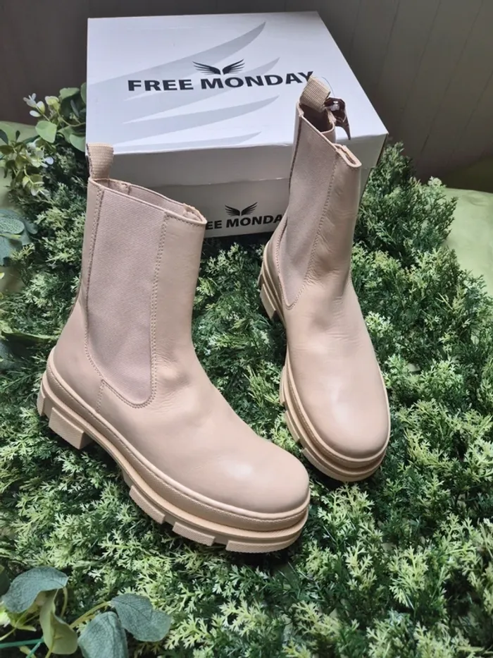 Bottines beiges tendances pointure 39 Free monday - photo numéro 2