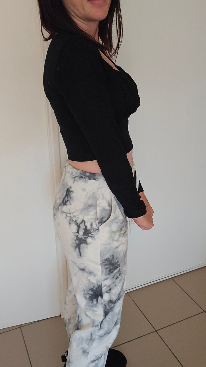 Jogging bershka taille xs - photo numéro 3