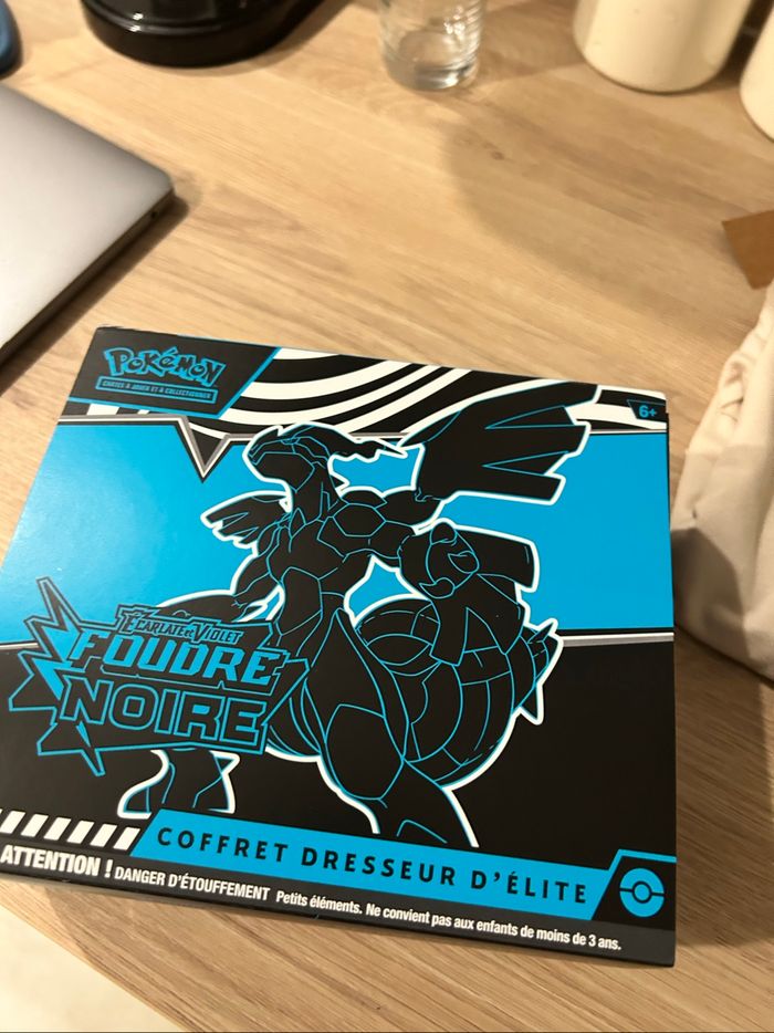 Pokémon : Coffret Dresseur d’élite Écarlate et Violet Foudre Noire