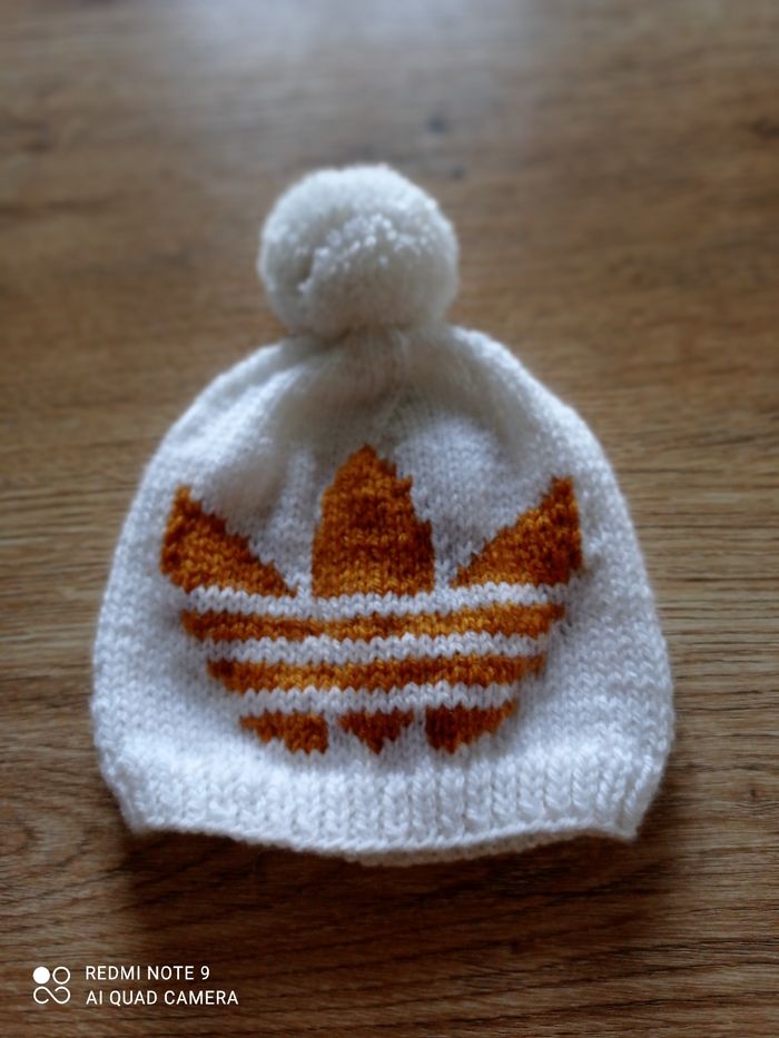 Bonnet fait mains