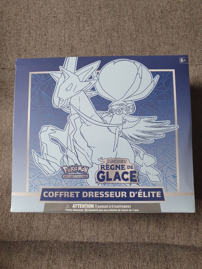 Coffret pokemon elite etb règne de glace eb06
