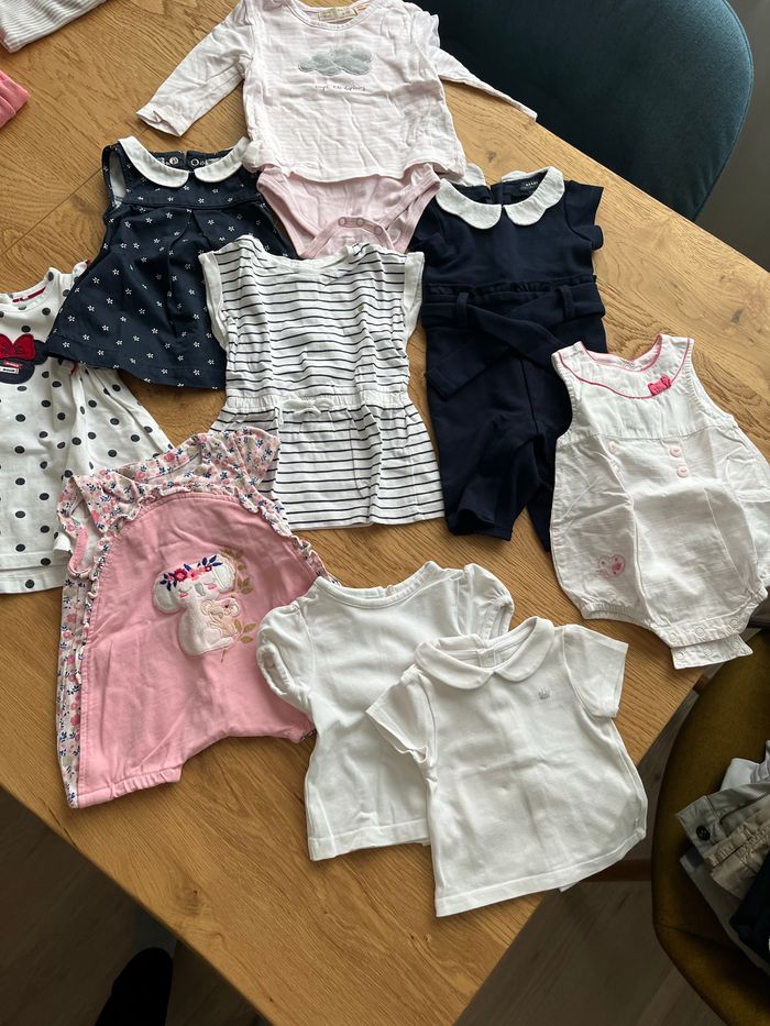 Lot 8 vêtements fille 1 mois