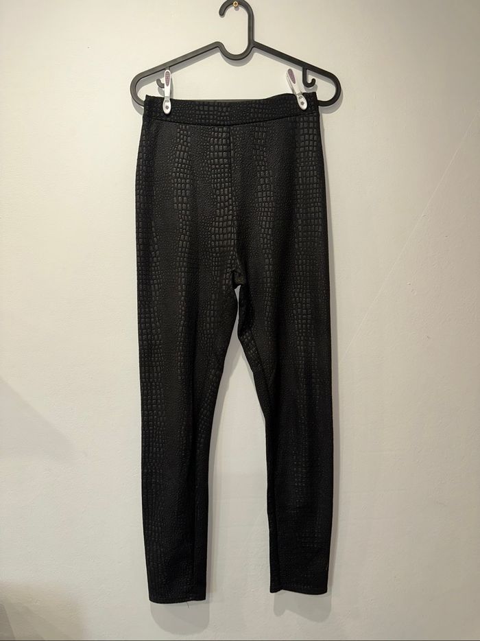 Legging effet serpent noir Boohoo