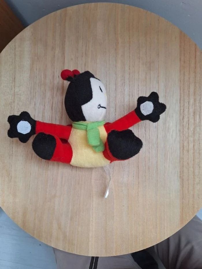 Petite peluche forme coccinelle - photo numéro 3