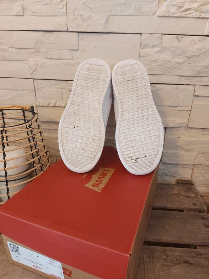 Basket blanche levi's P30 très bon état - photo numéro 5