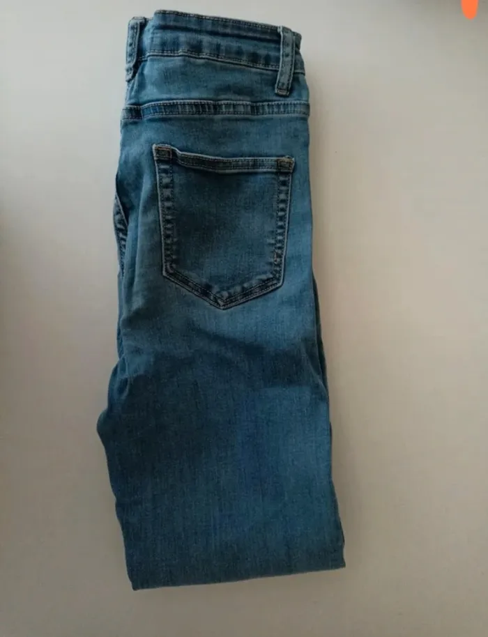 Jean femme taille 36 - photo numéro 2