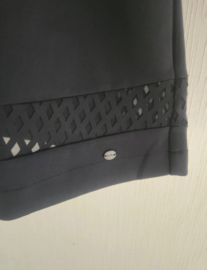 Robe noire Les Petites Bombes S neuve détail ajourés - photo numéro 5
