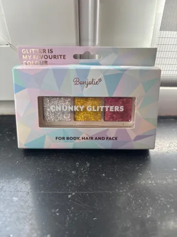 Maquillage paillettes corps , cheveux et visage neuf