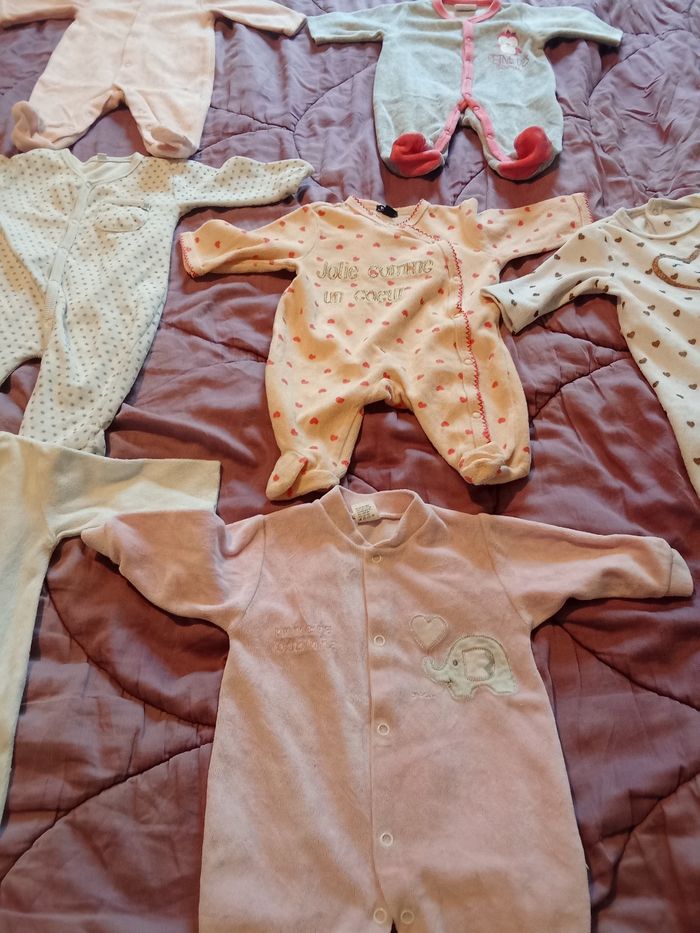 Lots pyjama taille 1 mois - photo numéro 2