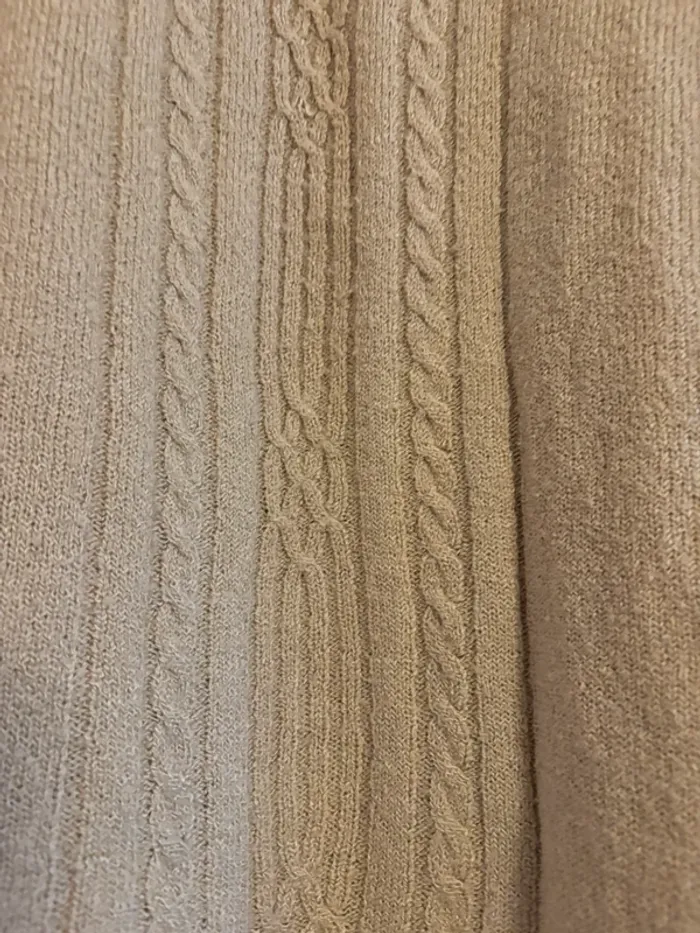 Pull beige à torsades - photo numéro 2