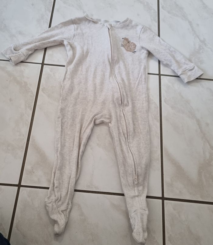 pyjama dors-bien beige mouton primark taille 6/9 mois