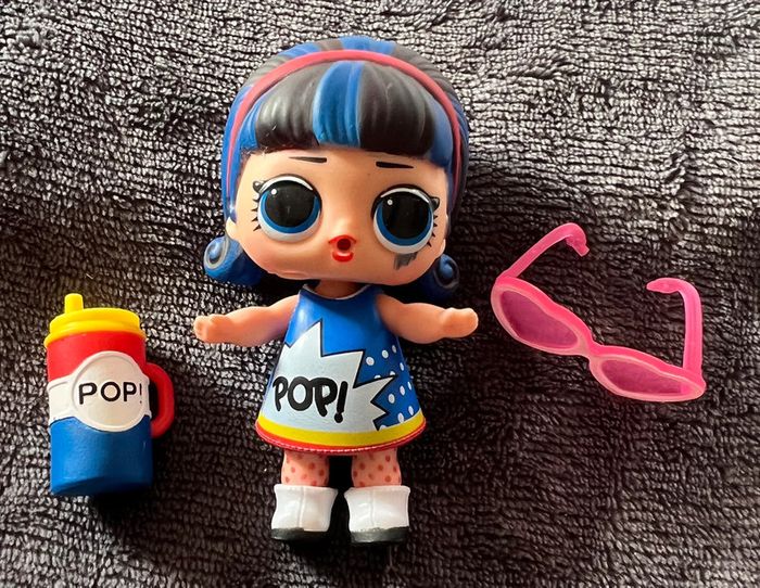 Petite poupée Lol surprise + accessoires comme sur la photos ( 14 ) - photo numéro 2