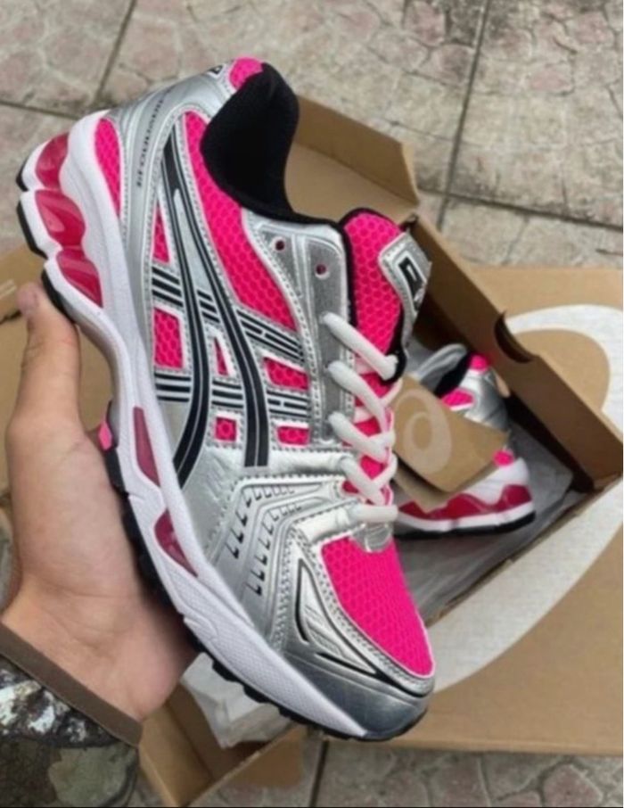 Asics rose