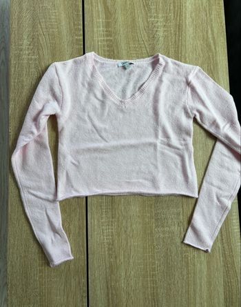 Pull court col V rose poudre Jennyfer neuf sans étiquette