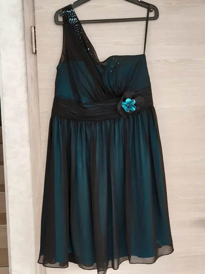 Robe de cocktail taille 42 - photo numéro 2