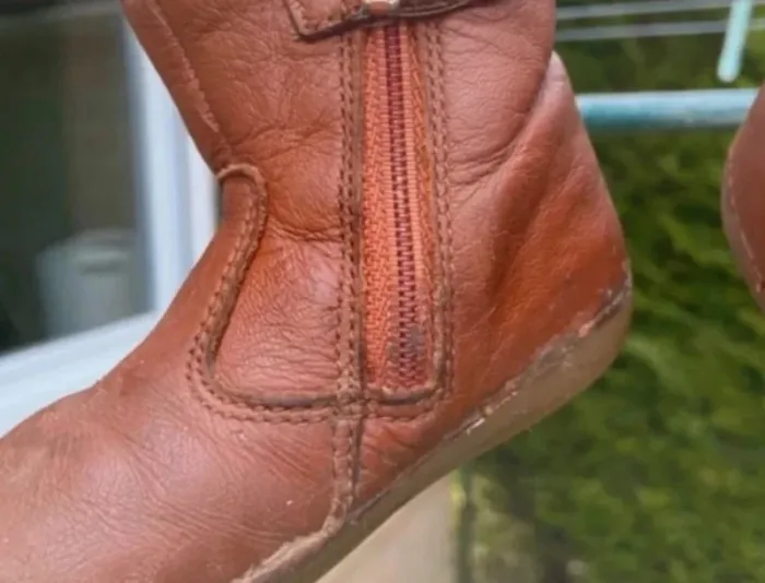 Bottes en cuir de la marque Kickers, taille 20. En très bon état - photo numéro 7