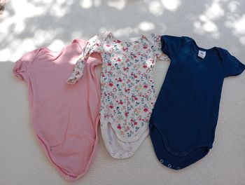 Lot 3 bodies 6 mois.