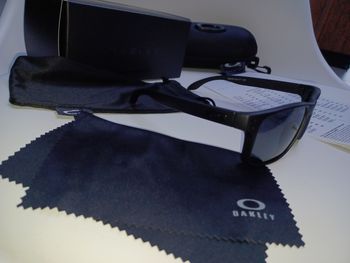 Oakley Holbrook lunette solaire Polarisée neuve emballée complet 