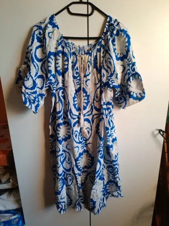 Robe légère blanche bleu et beige