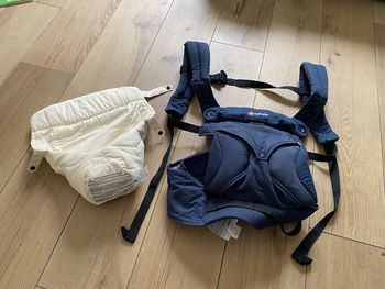 Porte bébé ergobaby 360 avec coussin pour nourrisson