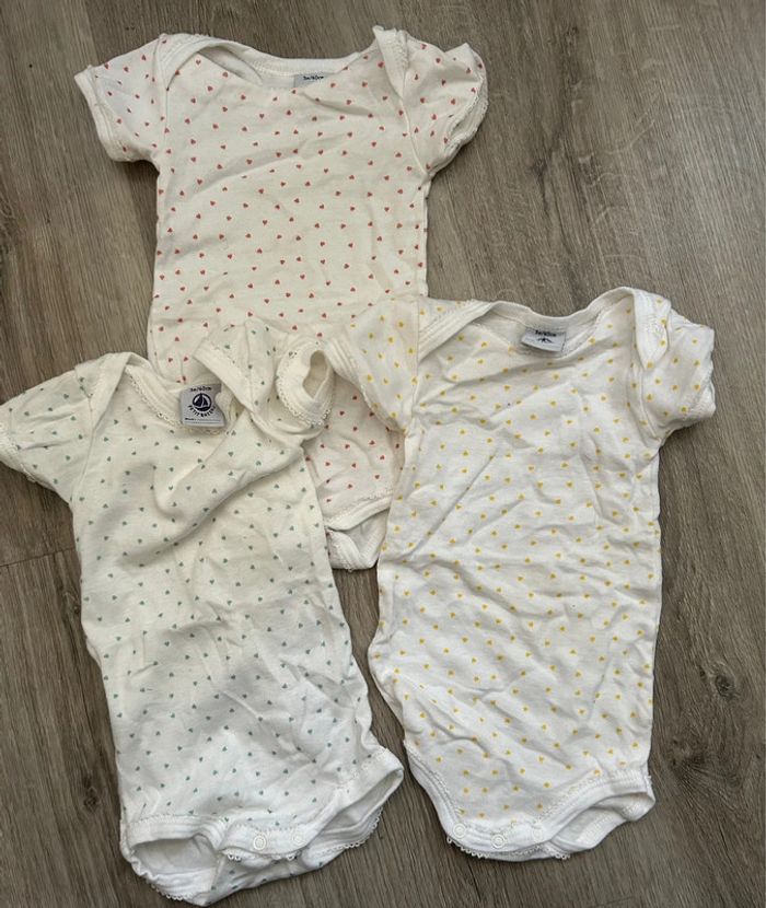 Lot bodies bébé fille taille 3 mois