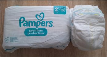 Couches Pampers taille 2