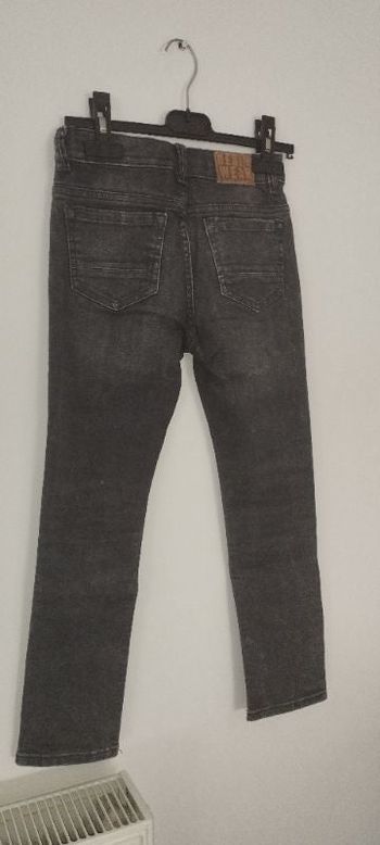 Jean original couleur gris foncé taille 8 ans