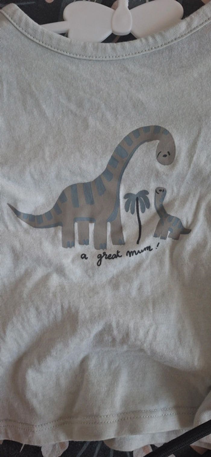 T shirt 9 mois. - photo numéro 3